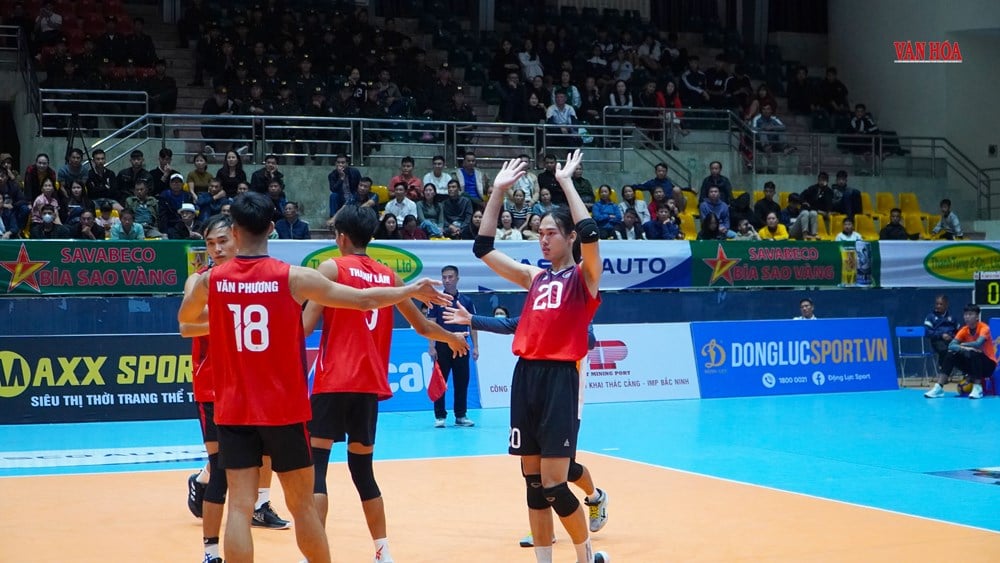 Ha Tinh vann överväldigande den inledande matchen i den nationella volleybollturneringen i A-klass - foto 12
