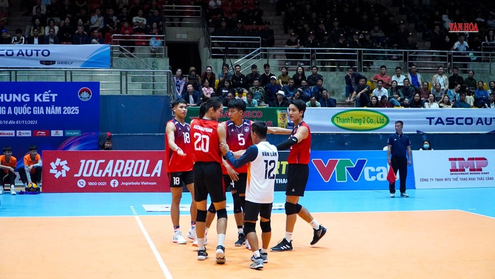 Ha Tinh vann överväldigande den inledande matchen i den nationella volleybollturneringen i A-klass - foto 13