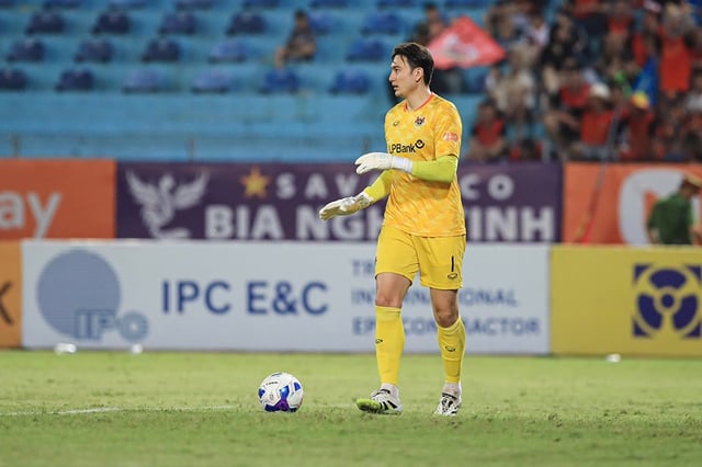 V-League មានភាពទាក់ទាញ ដោយសារ Ninh Binh មានភាពល្អ និងអរគុណដល់… HAGL មិន V-League hấp dẫn nhờ Ninh Bình quá hay và nhờ cả… HAGL mãi không chịu ‘lớn’- Ảnh 1.