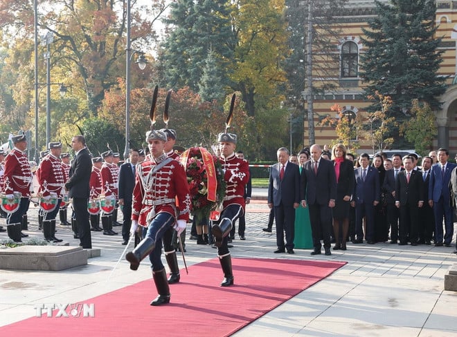 ttxvn-2310-tong-bi-thu-tuong-dai-warrior-vo-danh-bulgaria-2.jpg