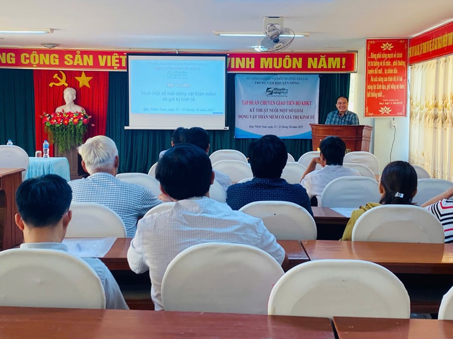 cac-hoc-vien-tham-gia-tap-huan.jpg