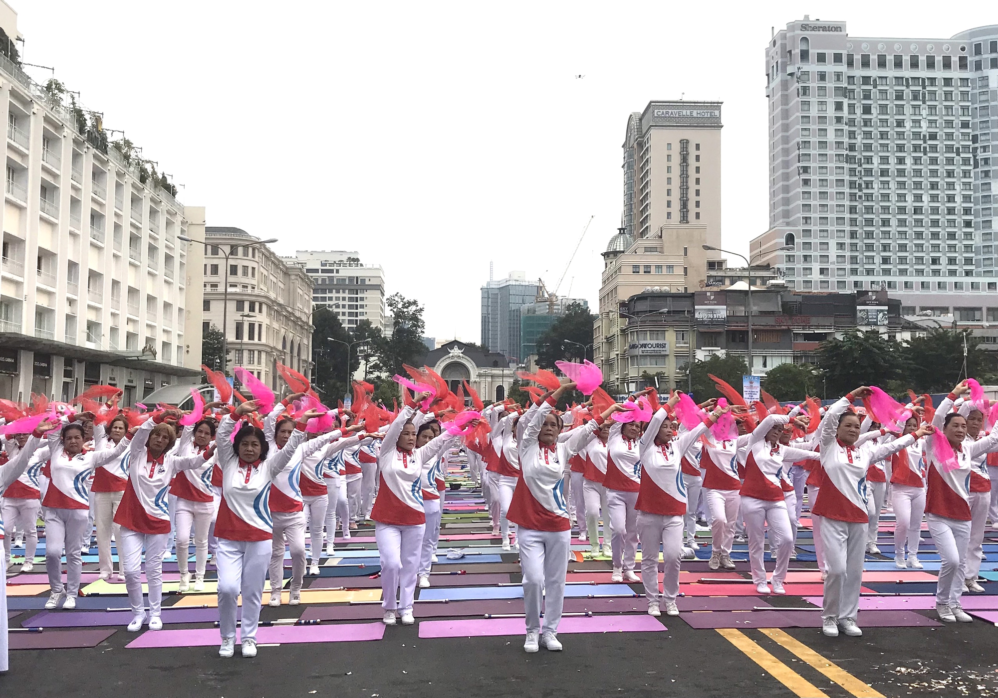 Seniorer i Ho Chi Minh City sätter rekord i gymnastik - Foto 6. Người cao tuổi TP HCM lập kỷ lục đồng diễn thể dục - Ảnh 6.