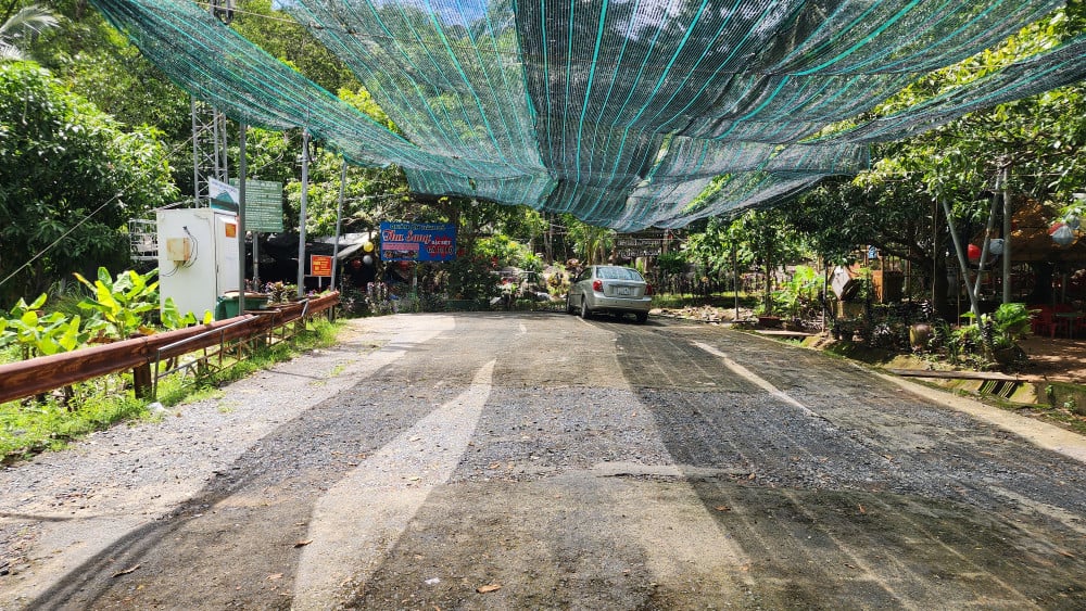 Chủ quán ăn tự ý chiếm dụng không gian công cộng