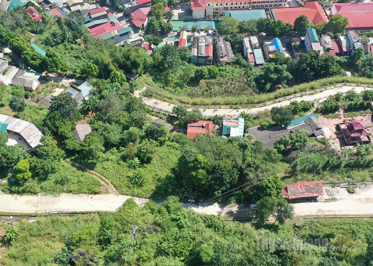 A vila de Coc Pai, na comuna de Pa Vay Su, é uma área de alto risco de deslizamentos de terra.