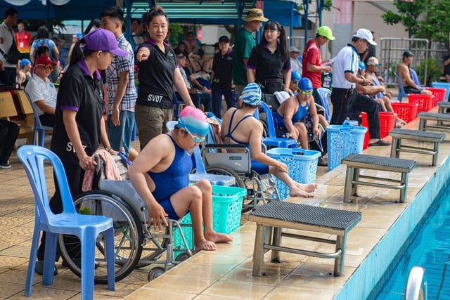 Những cánh tay thầm lặng của người khuyết tật - Ảnh 4.