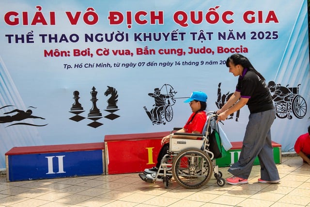 Những cánh tay thầm lặng của người khuyết tật - Ảnh 8.