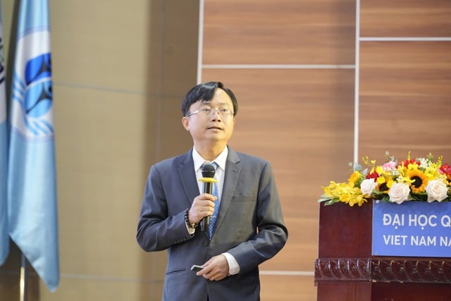 Förslag om att testa erkännande av professorer och docenter samt självbestämmande av antalet prorektorer - Foto 2. Đề xuất thí điểm xét công nhận GS, PGS và tự quyết số lượng phó hiệu trưởng- Ảnh 2.