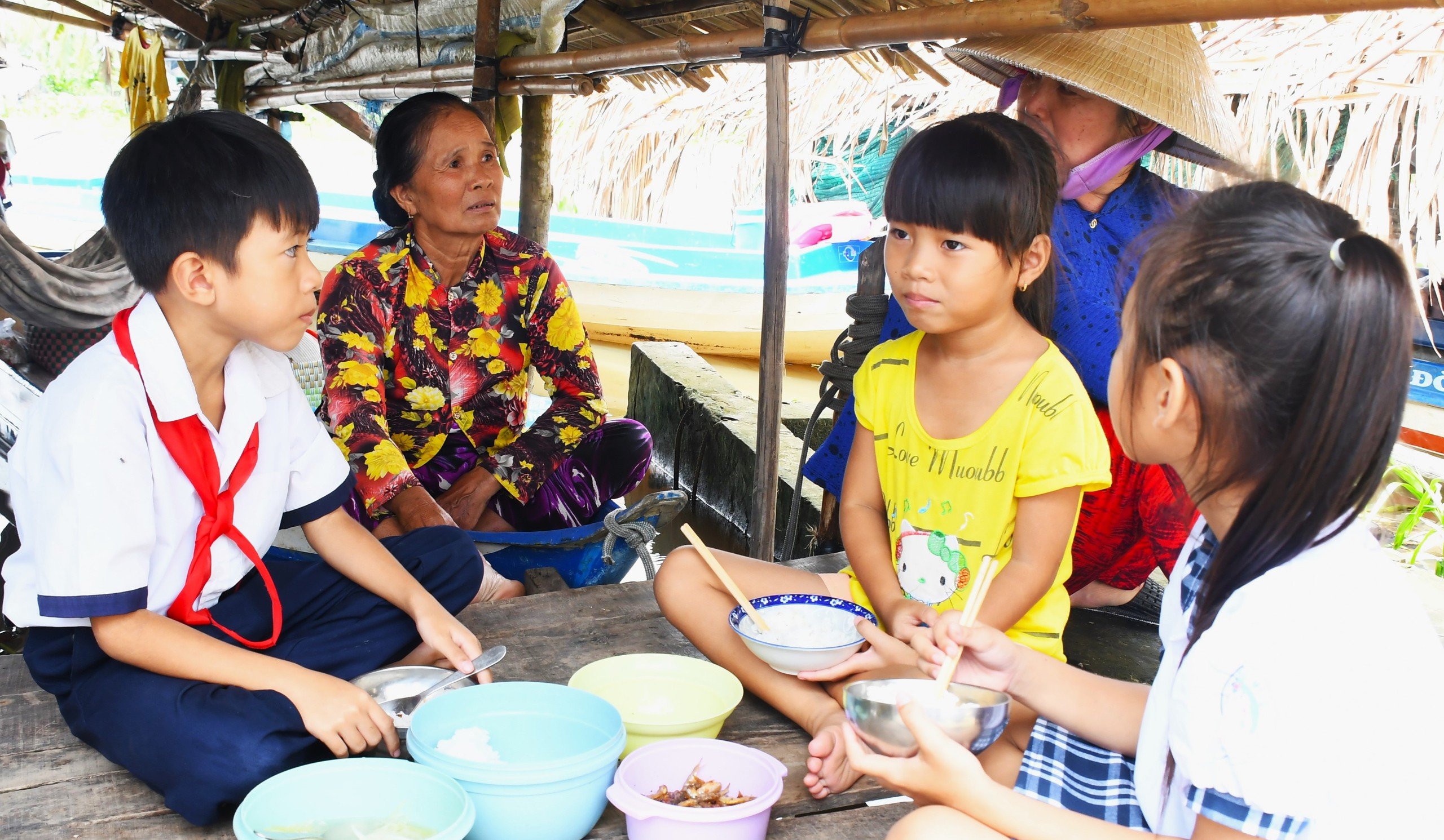 Gian nan đường đến trường bằng vỏ lãi của học sinh miền Tây- Ảnh 3.