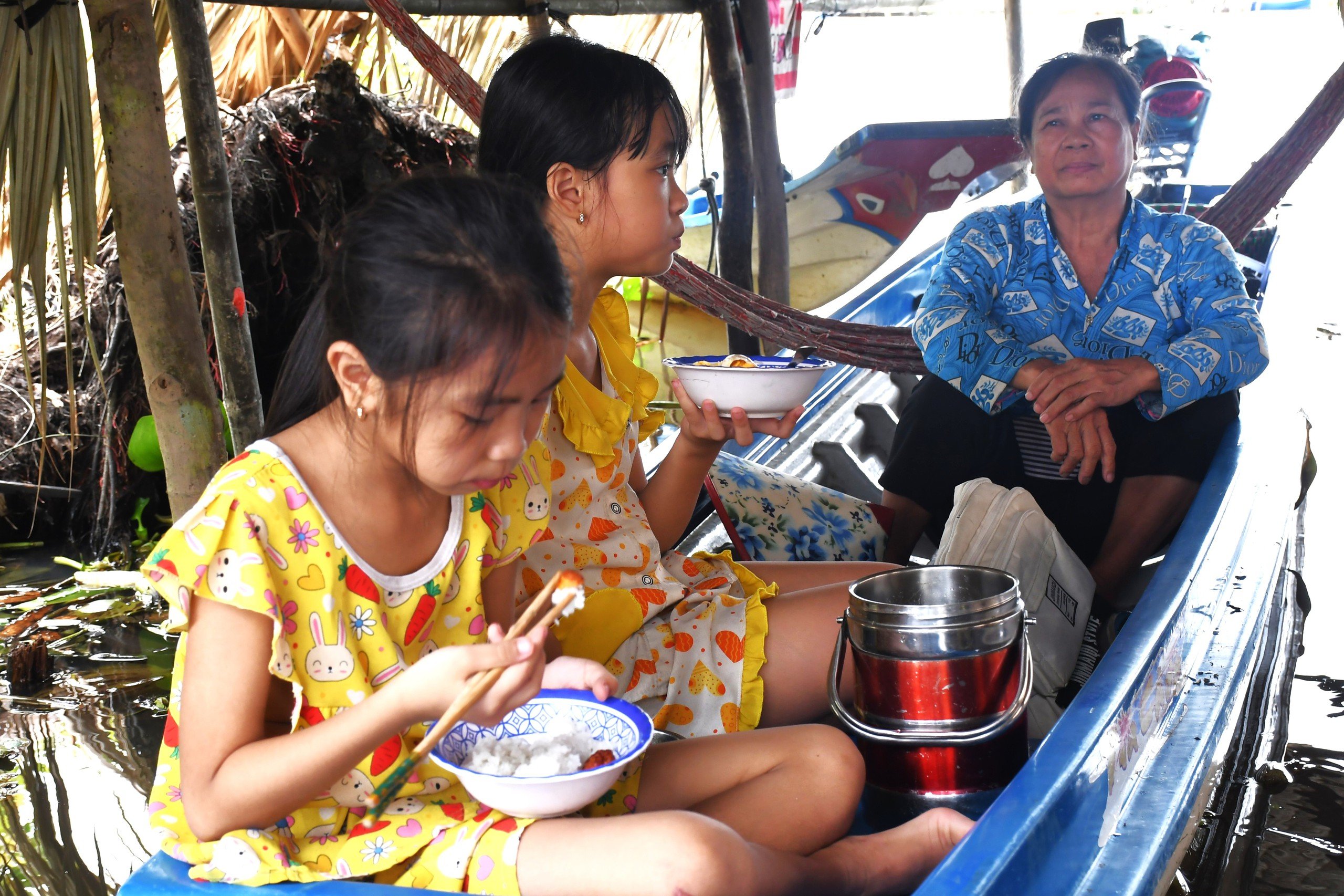 Gian nan đường đến trường bằng vỏ lãi của học sinh miền Tây- Ảnh 4.