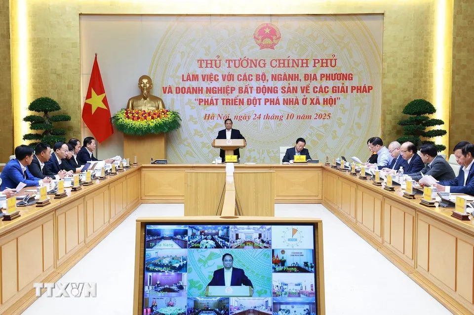 Thủ tướng: Chính sách về nhà ở xã hội phải mang thuận lợi nhất cho người mua - Ảnh 1.