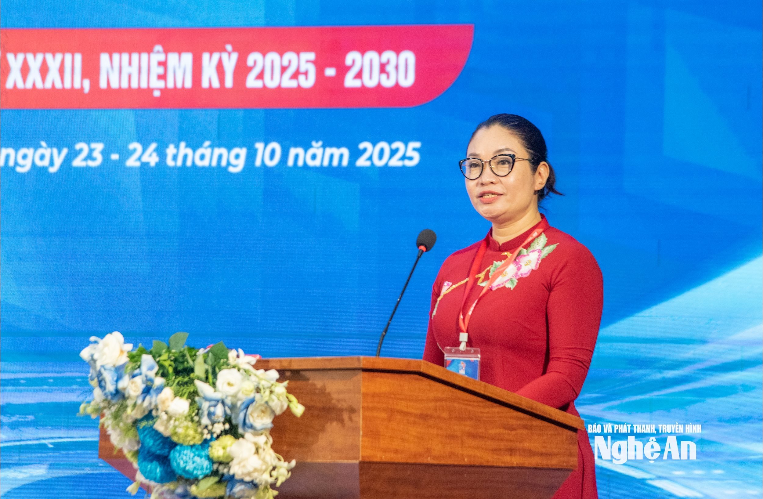 ກອງ​ປະ​ຊຸມ​ໃຫຍ່​ຜູ້​ແທນ​ສະ​ຫະ​ພັນ​ຊາວ​ຫນຸ່ມ​ກອມ​ມູ​ນິດ​ວິ​ທະ​ຍາ​ໄລ Vinh_3