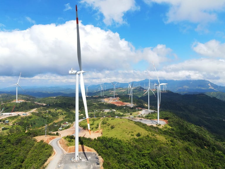 Den västra regionen av Quang Tri-provinsen har för närvarande många vindkraftsprojekt i drift.