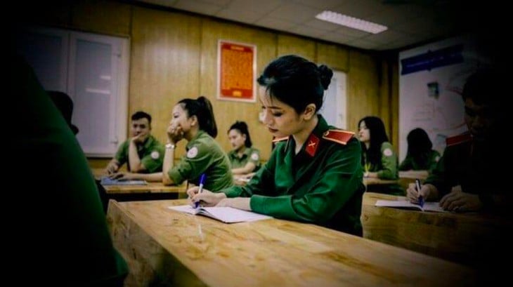 Lohan - Ảnh 4.