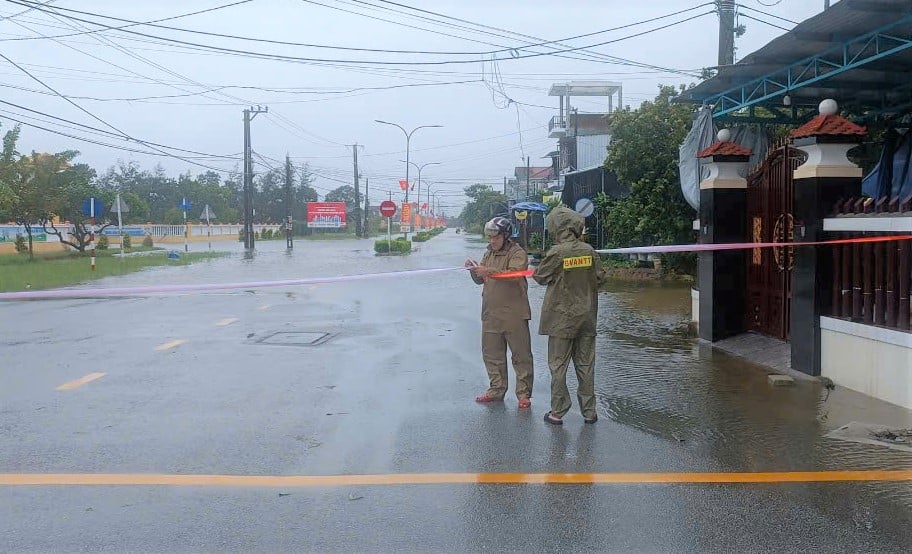 Mưa lớn, vùng thấp trũng tiếp tục ngập sâu
