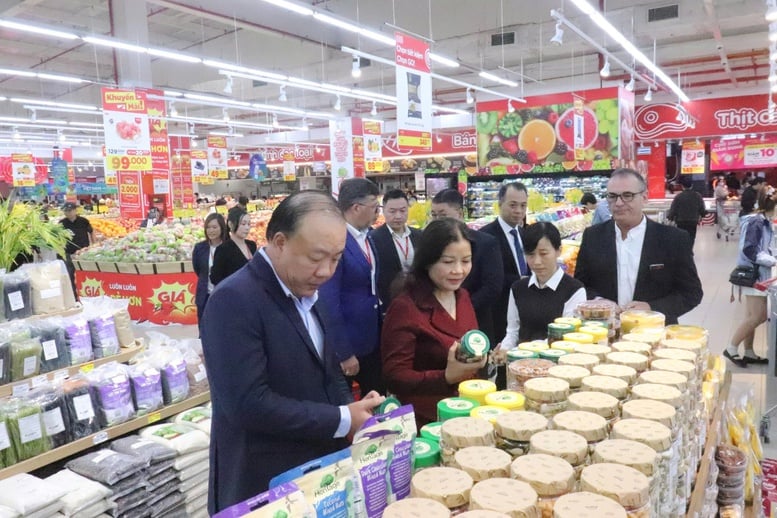 Thanh toán không tiền mặt: Bước tiến mới hiện đại hóa thị trường bán lẻ- Ảnh 1.