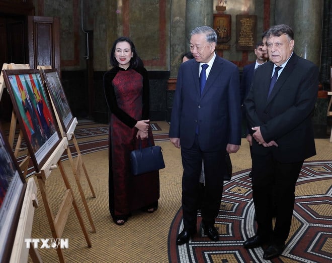 ttxvn-tong-bi-thu-to-lam-phat-bieu-chinh-sach-tai-dai-hoc-sofia-2.jpg