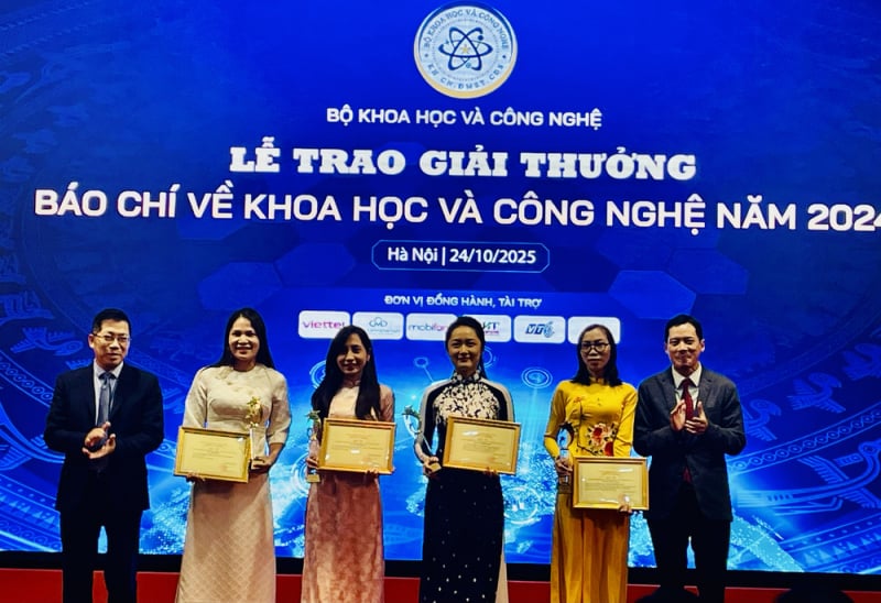 กระทรวงวิทยาศาสตร์และเทคโนโลยี ยกย่องนักเขียนที่เขียนเกี่ยวกับวิทยาศาสตร์และเทคโนโลยี -0