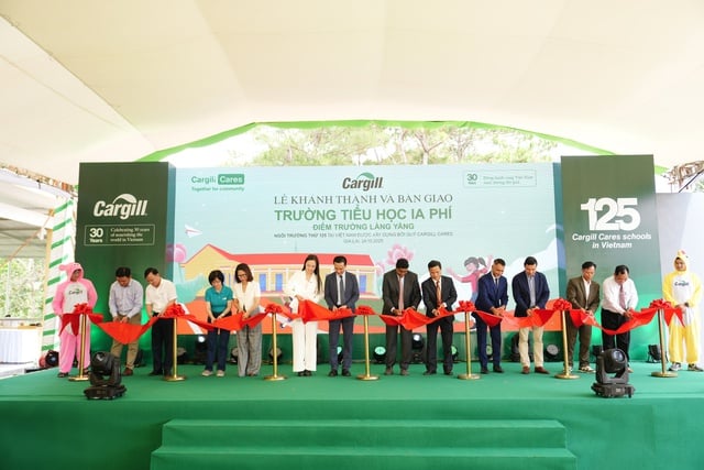 Cargill trao tặng điểm trường làng Yăng, giúp học sinh Gia Lai có lớp học khang trang - Ảnh 1.