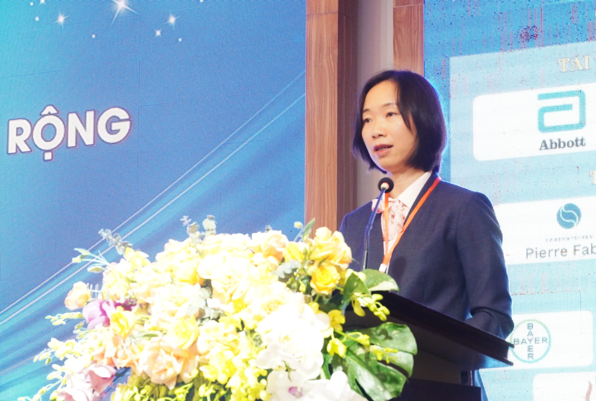 Dr. Tran Thi Son Tra, stellvertretende Direktorin des Vietnam - Cuba Friendship Hospital Dong Hoi, hielt die Eröffnungsrede auf der Konferenz – Foto: H.L