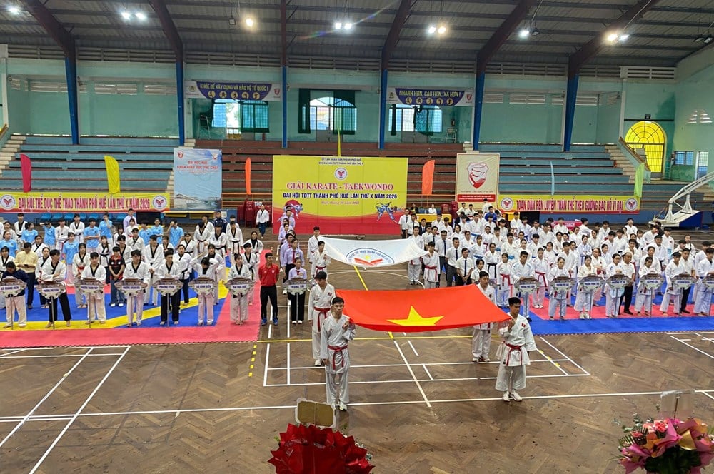 250 utøvere konkurrerer i Hue City Karate and Taekwondo Tournament - bilde 2
