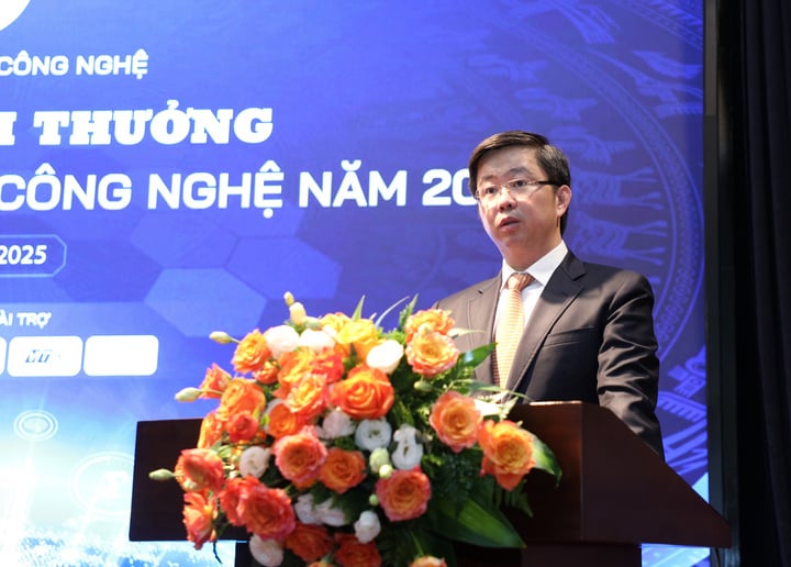 Ministrul adjunct al Științei și Tehnologiei, Bui Hoang Phuong, vorbește la ceremonia de premiere. (Foto: Ministerul Științei și Tehnologiei)
