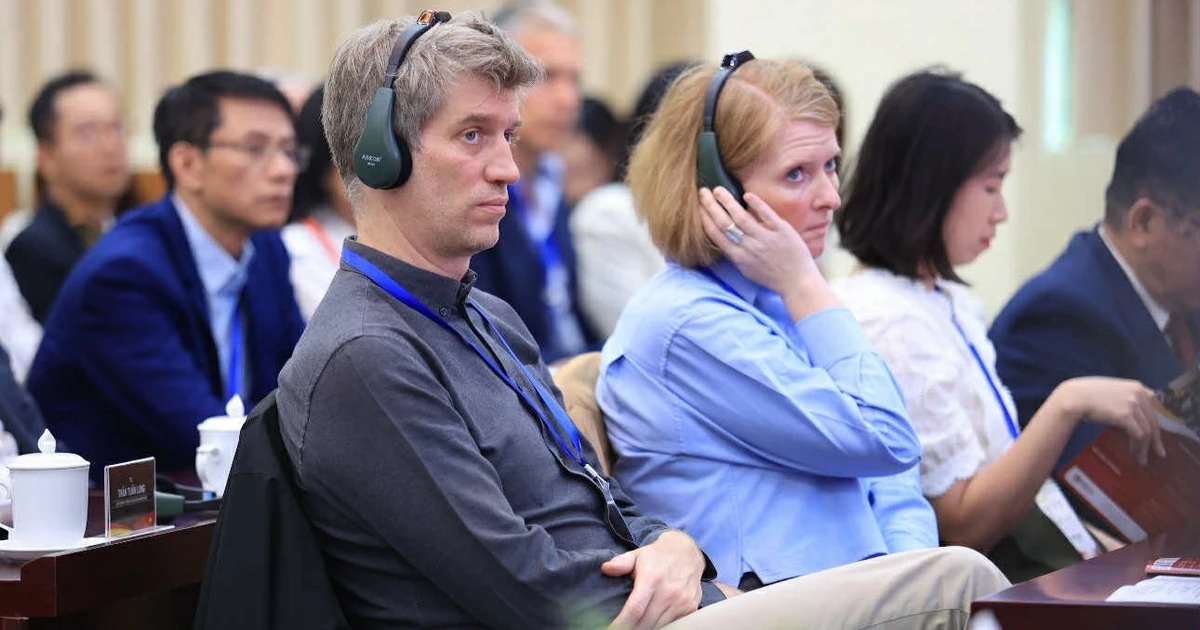 Le 24 octobre, l'Association d'amitié Vietnam-Allemagne et l'Association Vietnam-Allemagne pour l'éducation et l'emploi ont organisé un atelier sur la coopération Vietnam-Allemagne en matière de formation et de développement des r