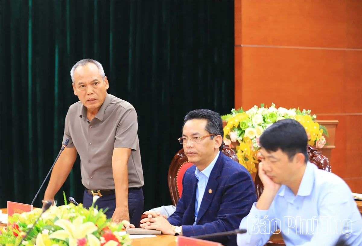 İl Halk Komitesi Başkan Yardımcısı Quach Tat Liem, Hoa Binh - Moc Chau Otoyolu projesinin hızlandırılması konusunu görüşmek üzere bir toplantı gerçekleştirdi.