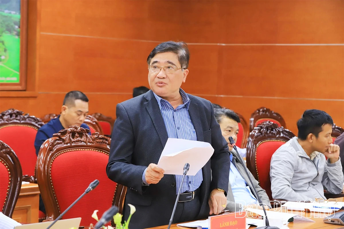 İl Halk Komitesi Başkan Yardımcısı Quach Tat Liem, Hoa Binh - Moc Chau Otoyolu projesinin hızlandırılması konusunu görüşmek üzere bir toplantı gerçekleştirdi.