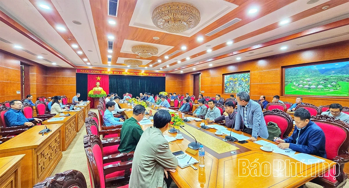 İl Halk Komitesi Başkan Yardımcısı Quach Tat Liem, Hoa Binh - Moc Chau Otoyolu projesinin hızlandırılması konusunu görüşmek üzere bir toplantı gerçekleştirdi.