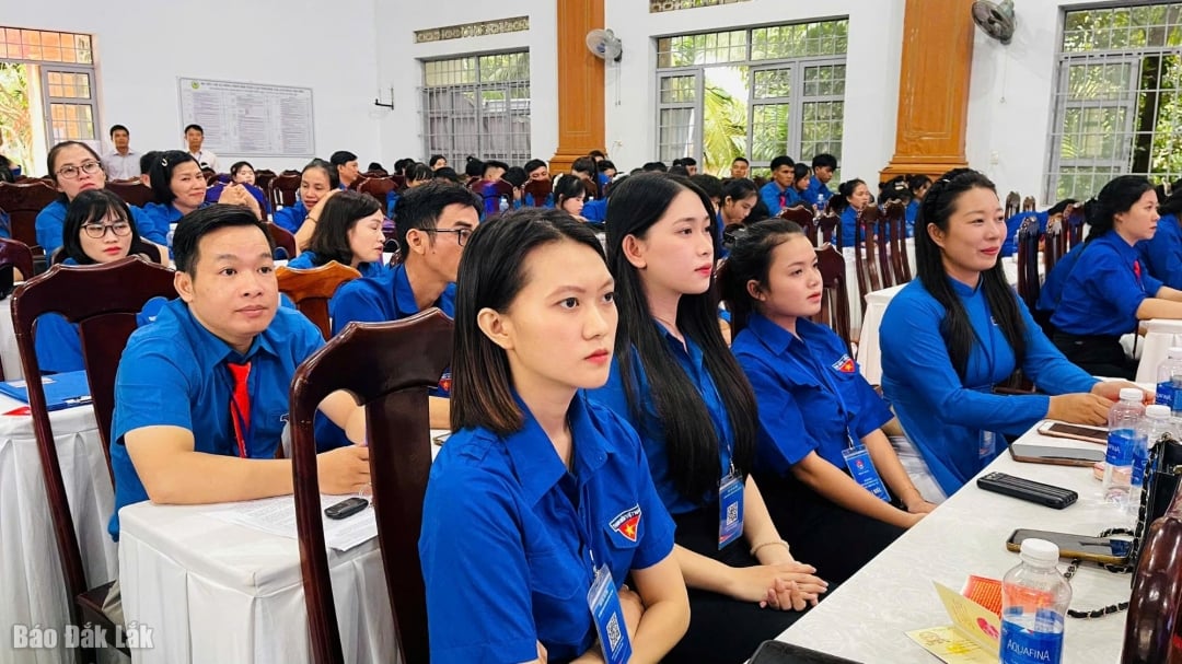 ប្រតិភូចូលរួមសមាជ។