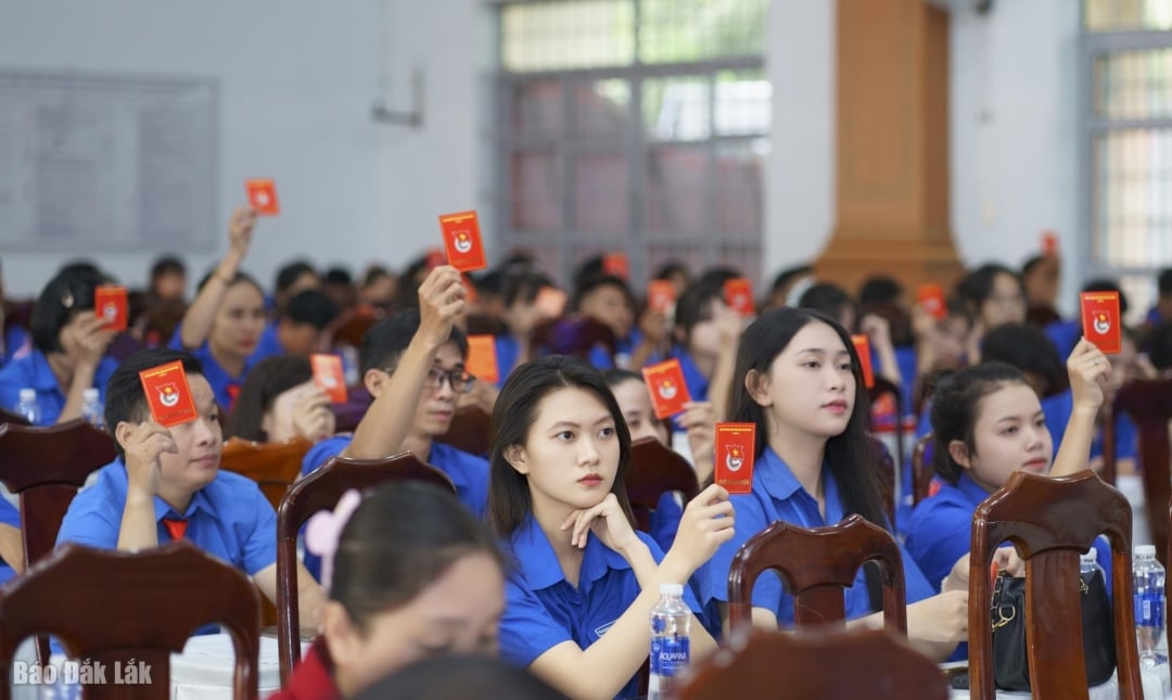 គណៈប្រតិភូបានបោះឆ្នោតអនុម័តសេចក្តីព្រាងសេចក្តីសម្រេចនៃសមាជ។