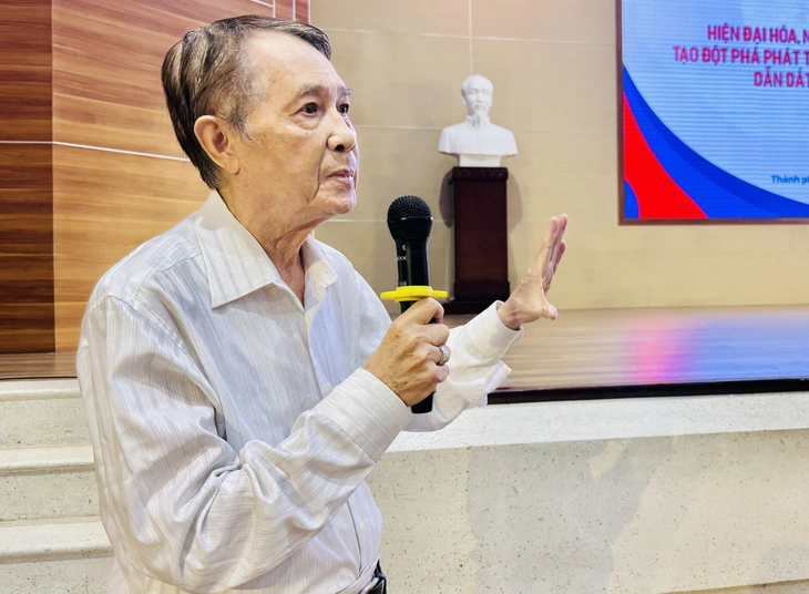 Legea trebuie să fie detaliată pentru a evita „abuzul de putere” atunci când universitățile sunt autonome - Foto 1. Luật phải chi tiết, tránh 'lạm quyền' khi đại học tự chủ - Ảnh 1.