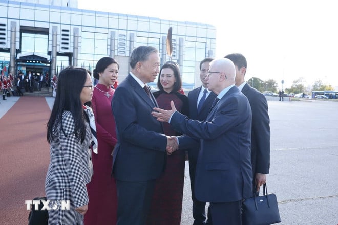 ttxvn-tong-bi-thu-ket-thuc-chuoc-tham-tham-bulgaria-2-resize.jpg