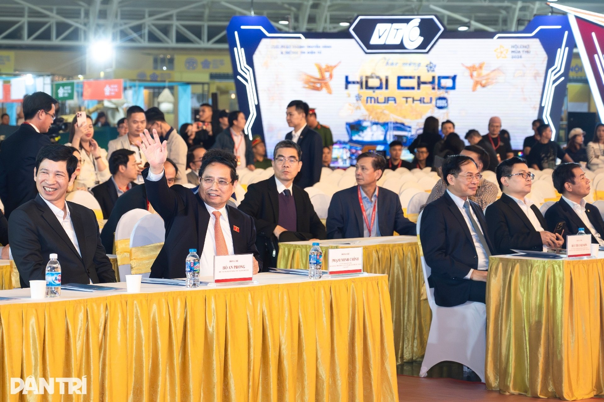Thủ tướng Phạm Minh Chính kiểm tra công tác chuẩn bị Hội chợ Mùa Thu 2025 - 2