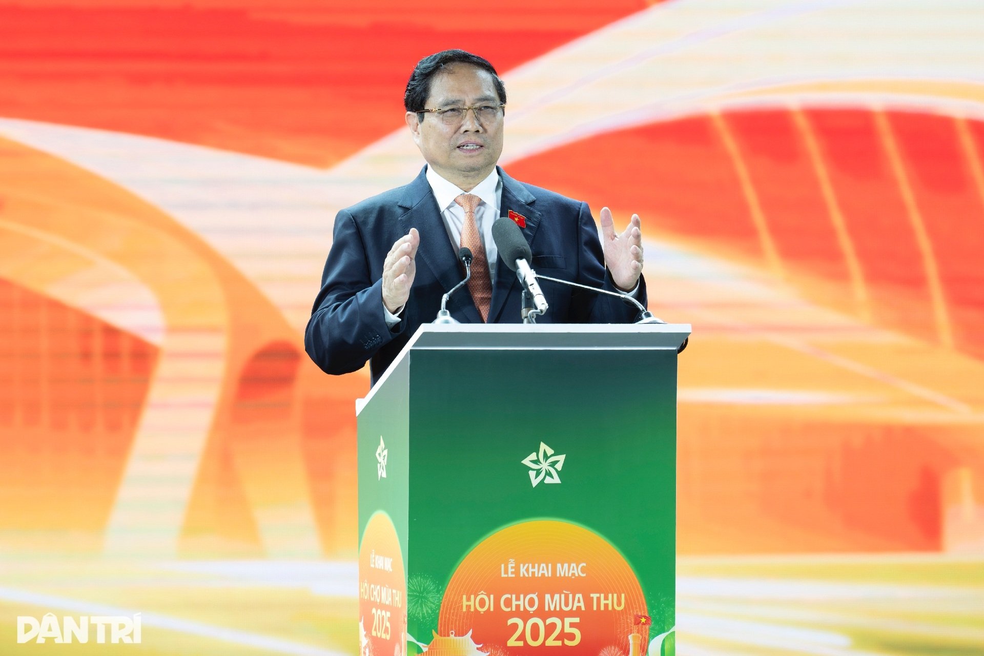 Thủ tướng Phạm Minh Chính kiểm tra công tác chuẩn bị Hội chợ Mùa Thu 2025 - 6