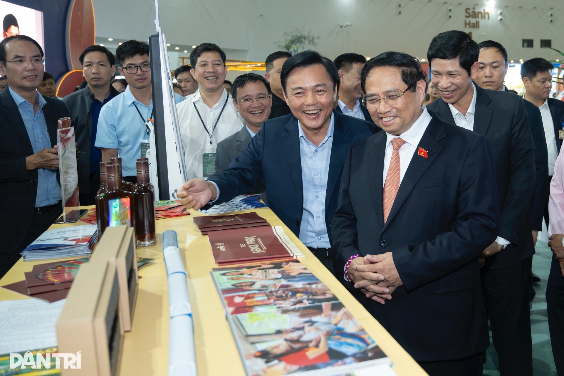 Thủ tướng Phạm Minh Chính kiểm tra công tác chuẩn bị Hội chợ Mùa Thu 2025 - 7