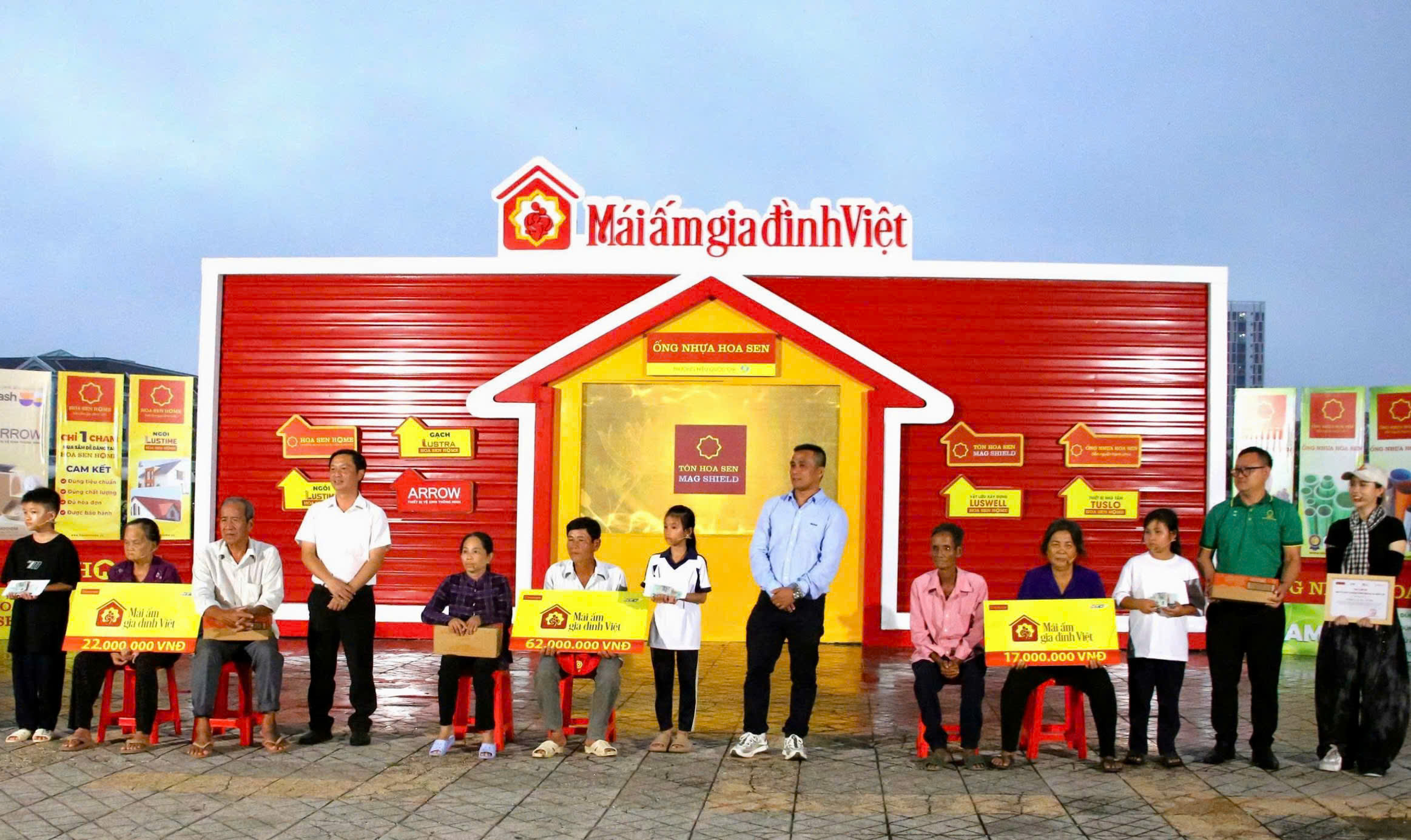 Rodina Nguyen Cong Hau se umístila na druhém místě a rodina Vo Thi Nhu Quynha na třetím.