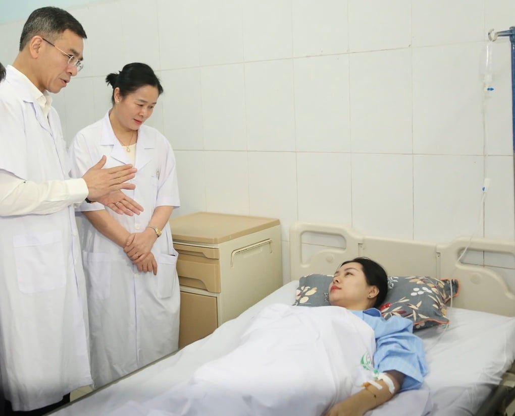 Bộ Y tế tặng bằng khen 4 nữ điều dưỡng ở Nghệ An dũng cảm cứu bé sơ sinh - 1