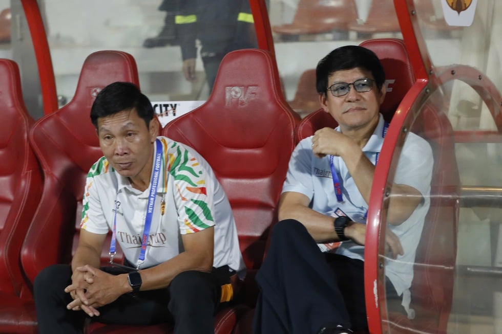 Aktueller HAGL-Spielplan: Vu Tien Thanh trifft auf Trainer Popov, extrem heiß in Pleiku - Foto 2. Lịch thi đấu HAGL mới nhất: Ông Vũ Tiến Thành chạm trán HLV Popov, cực nóng ở Pleiku
- Ảnh 2.