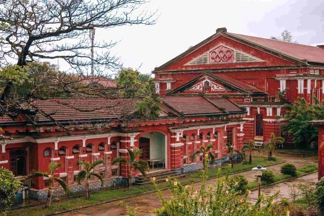 សម្រស់នៃសតវត្ស Quoc Hoc - Hue និងការប្រកួតផ្លូវទៅកាន់ Olympia - រូបថត ៦. Vẻ đẹp trăm năm Quốc Học – Huế và cuộc thi Đường lên đỉnh Olympia - Ảnh 6.