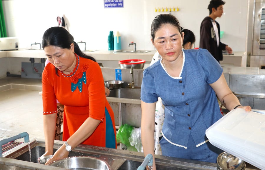 truong-dan-toc-8.jpg