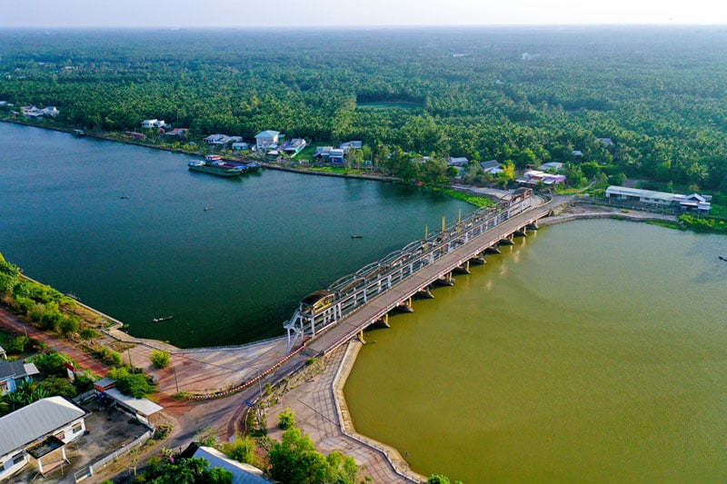 Takket være sterkt lederskap og innsats fra ansatte og arbeidere, oppnådde og overgikk Tra Vinh and Ben Tre Irrigation Works Management and Exploitation Company Limited (CTTL) i 2025 inntektsplanen og tjenesteområdet for vanning og drenering, og skapte dermed et solid grunnlag for driften i 2026.  