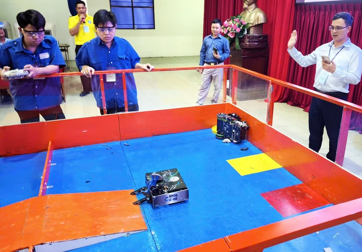 Pertarungan robot yang menakjubkan: mengejar, berhadapan, dan bertarung untuk setiap poin - Foto 3. robot - Ảnh 3.