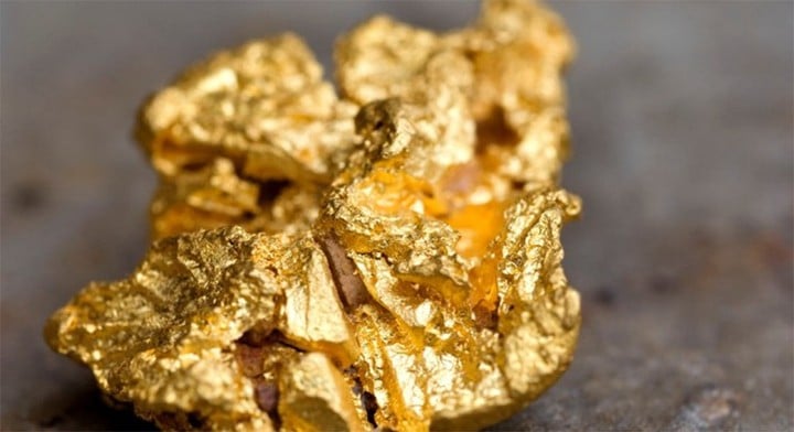 Guldbrytning är miljontals, miljarder gånger mer ekonomiskt än att producera artificiellt guld. (Foto: Nature)