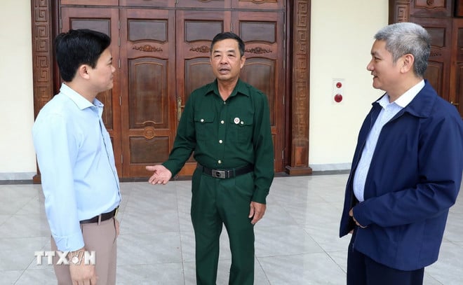 ttxvn-van-kien-dai-hoi-xiv-cua-dang-thoa-long-mong-moi-cua-doanh-nghiep-ve-cai-cach-the-che-8361653.jpg
