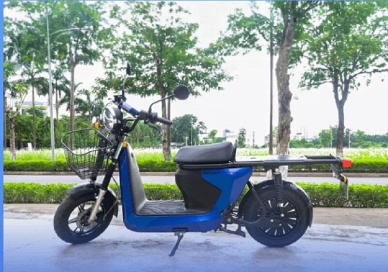 Xe máy điện Selex Camel 1 vượt đường ngập như