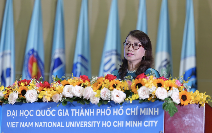 Lãnh đạo ĐHQG TP HCM gợi ý 3 chữ “dám” tại lễ khai khoá - Ảnh 1.