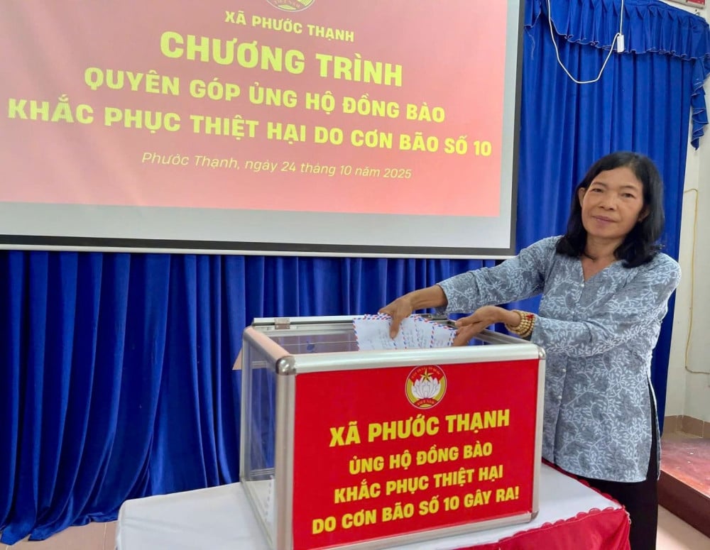 Phuoc Thanh Commune نے طوفان نمبر 10 سے متاثرہ لوگوں کی مدد کے لیے چندہ اکٹھا کرنے کی مہم شروع کی۔