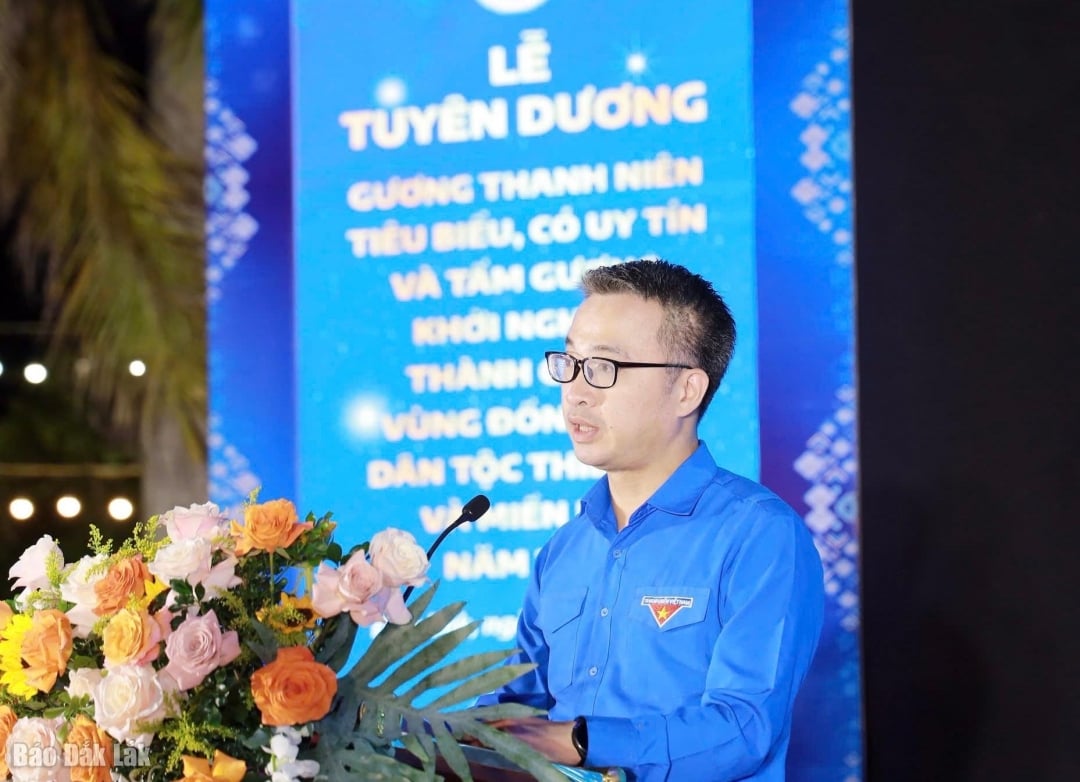 Sekreteraren för den centrala exekutivkommittén för Ho Chi Minhs kommunistiska ungdomsförbund, ordförande för Vietnams ungdomsförbund, Nguyen Tuong Lam talade vid programmet.