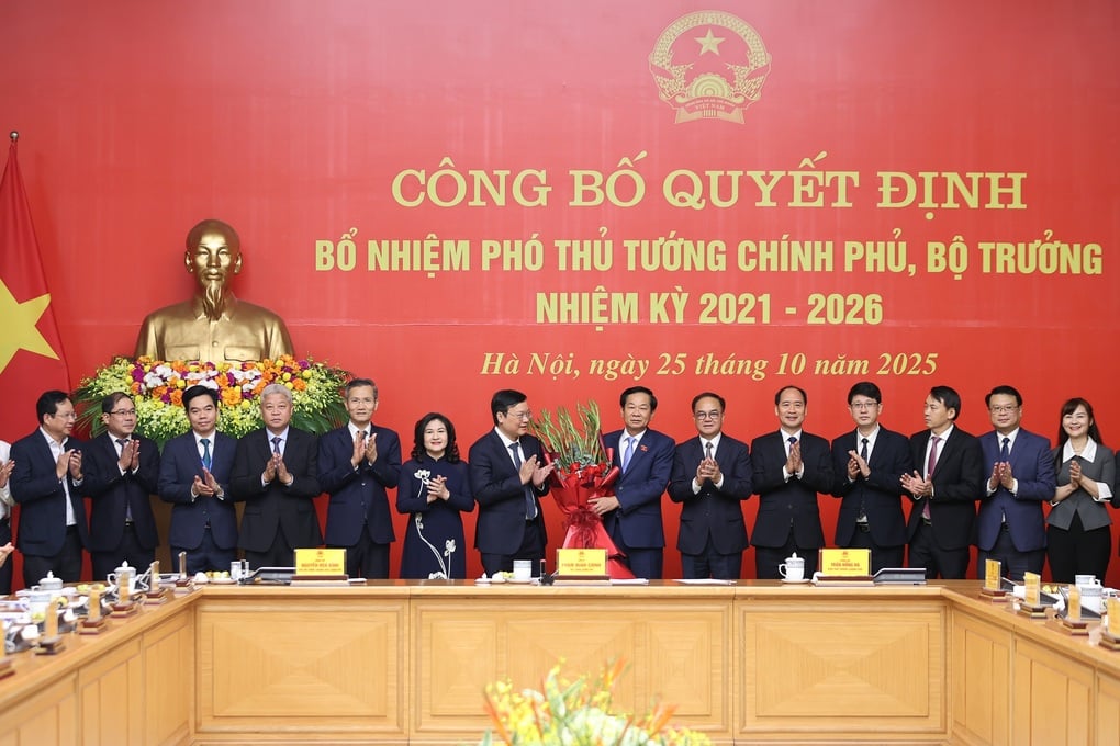 Hai tân Phó Thủ tướng và 3 Bộ trưởng nhận quyết định bổ nhiệm - 3